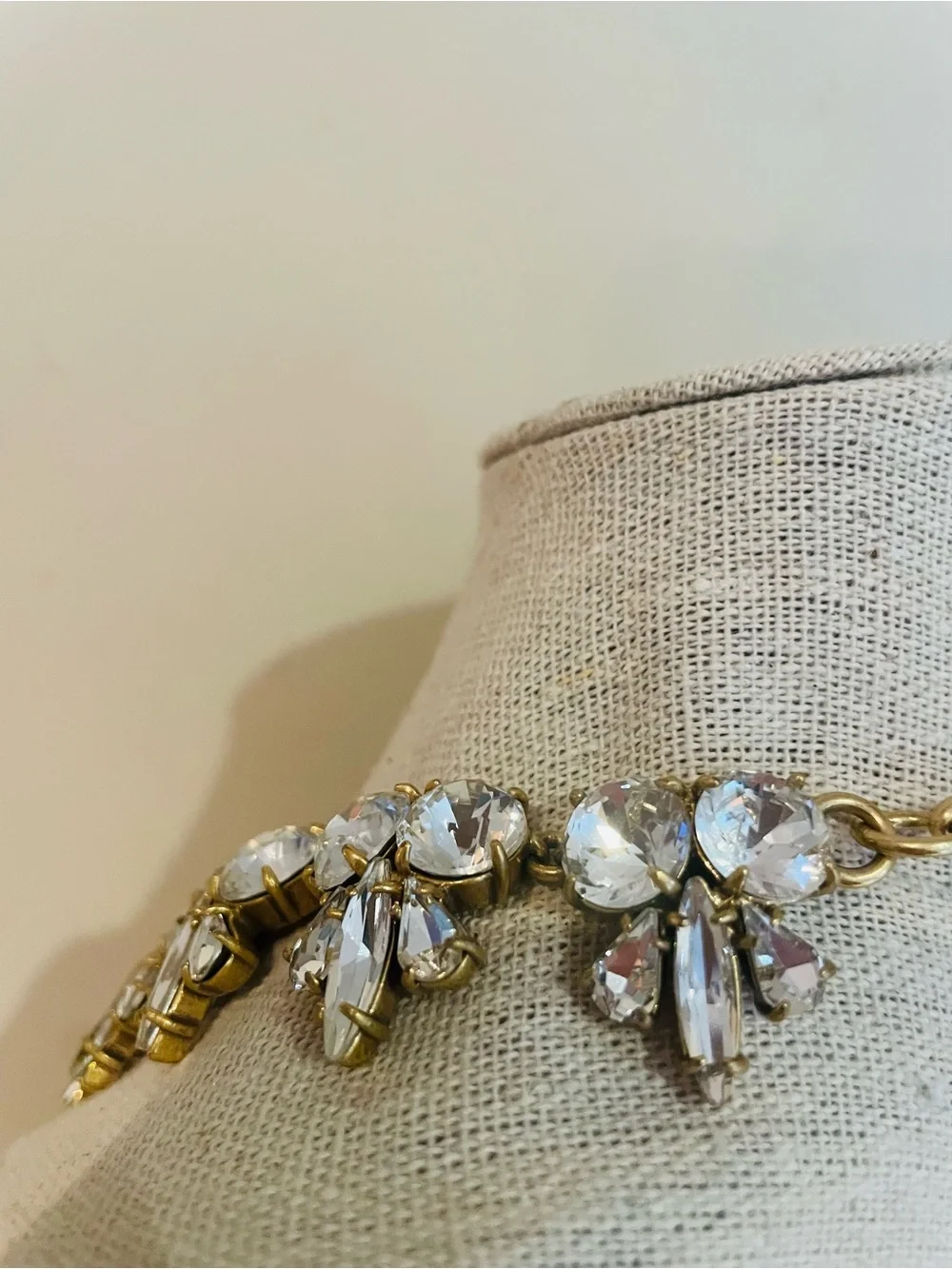 J. Crew Crystal Leaf  Statement Necklace Blogger Fav - Picture 5 of 5